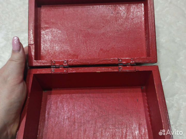 Деревянная шкатулка, в хорошем состоянии