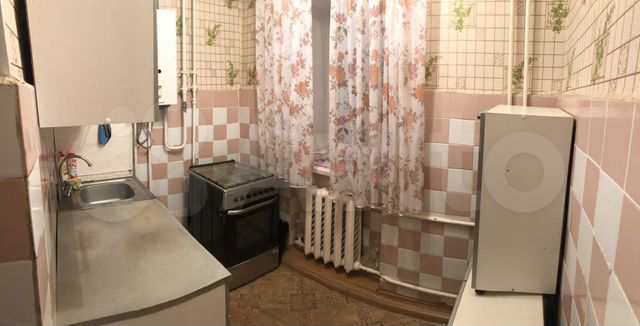 Доля в 3-к. квартире, 51 м², 1/2 эт.