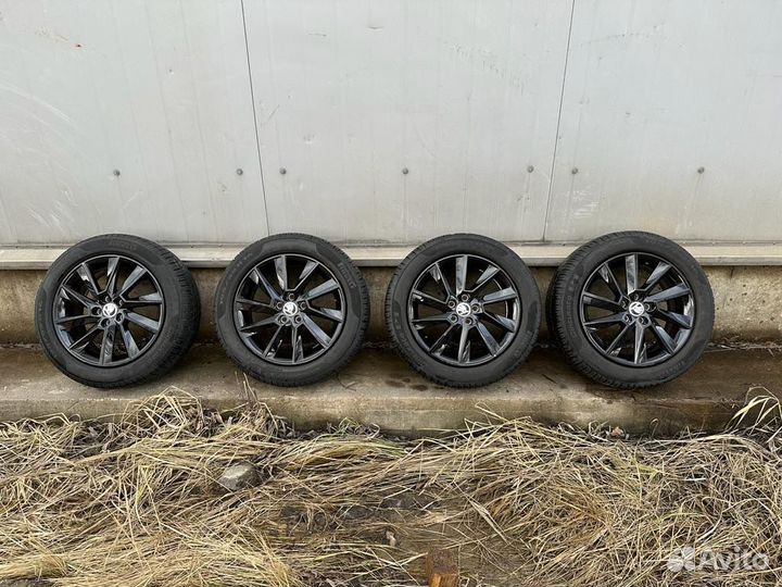 Колеса Skoda Rapid 2 Stratos Black R16