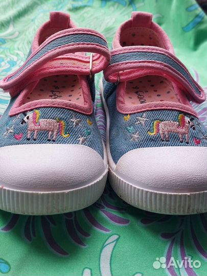 Сандали, кеды, босоножки