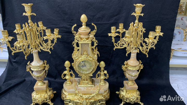 Бронзовые часы