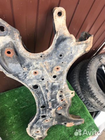 Балка подмоторная Toyota Corolla