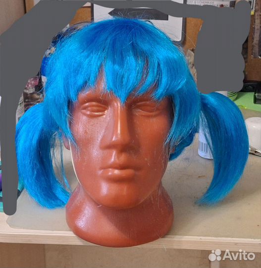 Голубой парик / Салли Фейс