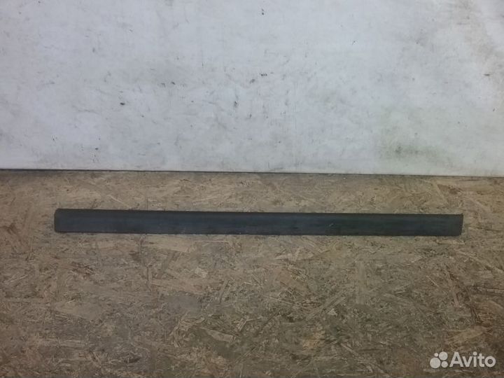 Накладка двери передней правой Mazda CX-7