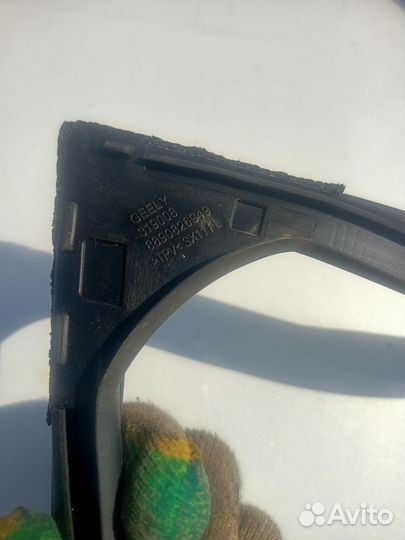 Уплотнитель стекла передней левой двери Coolray Ge