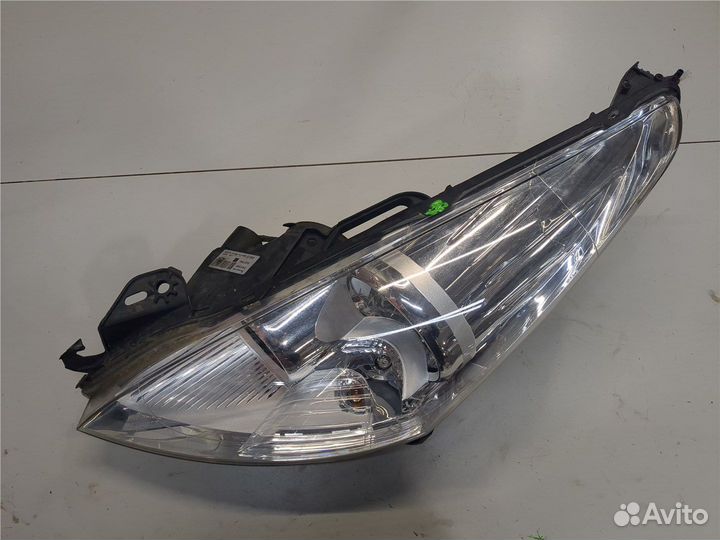 Фара (передняя) Peugeot 5008, 2010