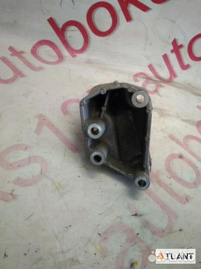 Кронштейн опоры двигателя honda legend