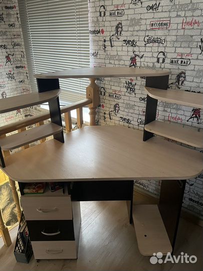 Компьютерный стол