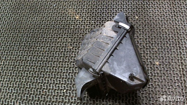 Корпус воздушного фильтра Volkswagen Passat 5, 199