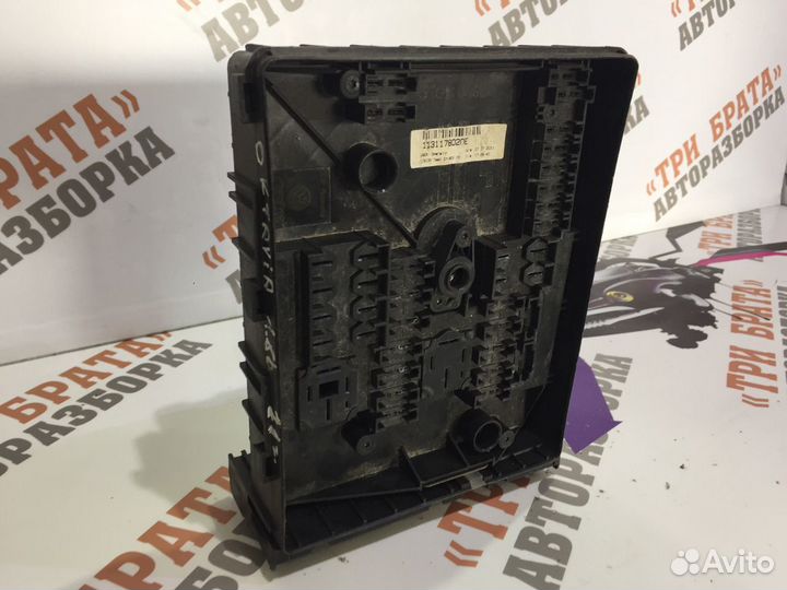 Шкода Октавия Блок предохранителей