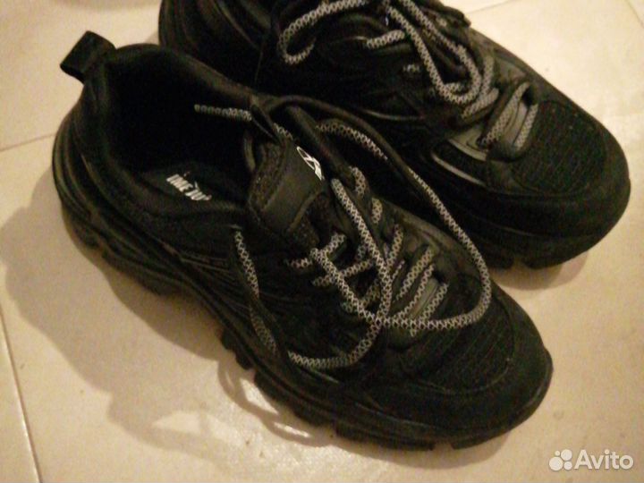 Кроссовки женские