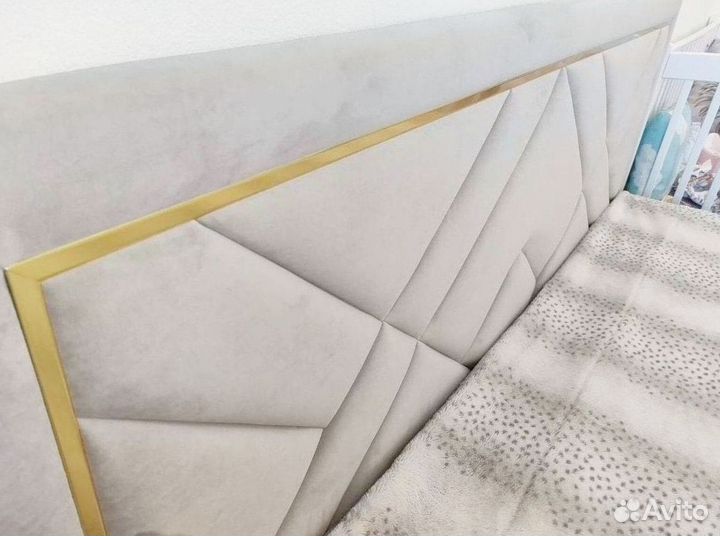 Дизайнерская кровать