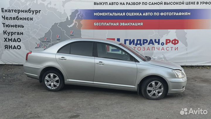 Фонарь подсветки номера Toyota Avensis (T250) 81270-05040