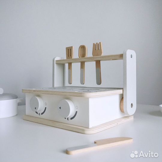 Детская плита с посудой и грилем из дерева