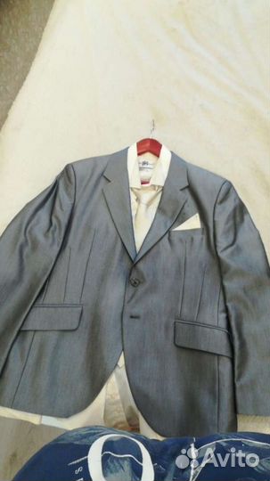 Продам костюм классический