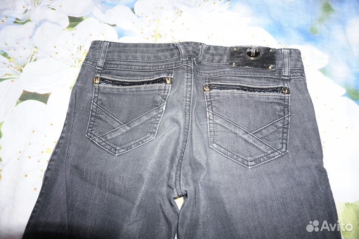 Продаю джинсы