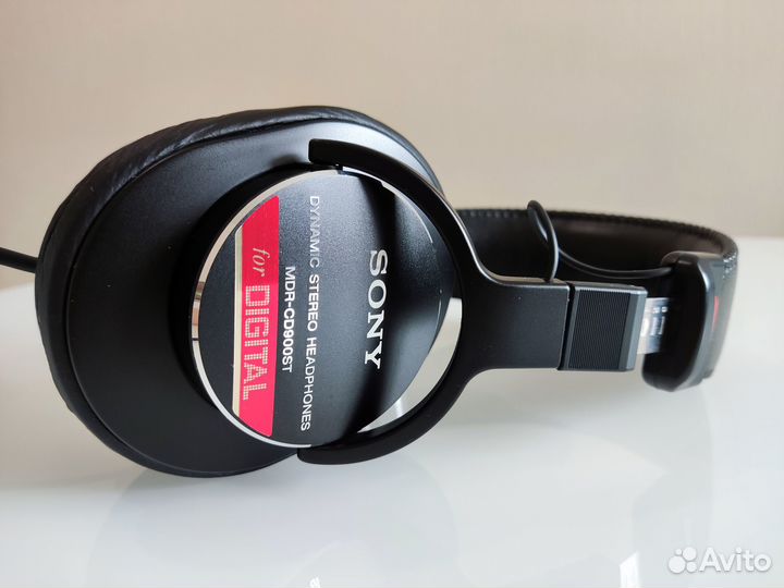 Мониторные наушники Sony MDR-CD900ST, MDR-V6