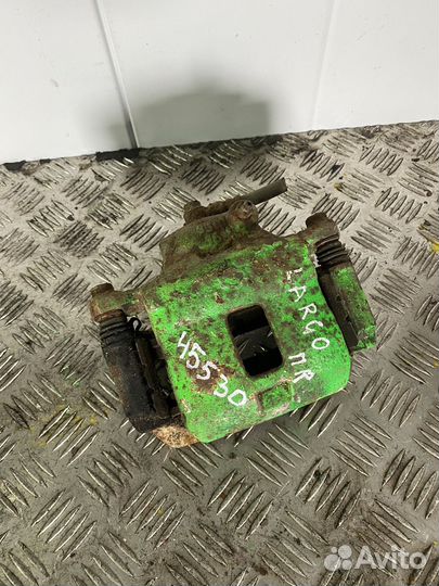 Суппорт передний правый Nissan Largo VNW30