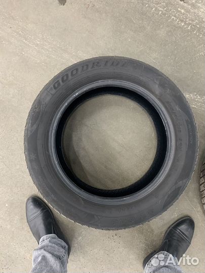 Goodyear Ultragrip Ice Arctic 205/60 R16