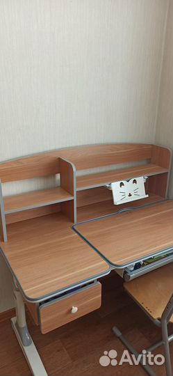 Письменный стол для школьника бу