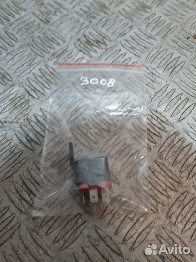 Реле Omron Peugeot 3008. Пежо 3008