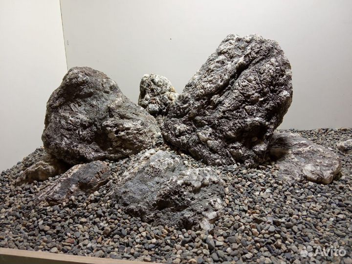 Камни, коряги и грунт для аквариума