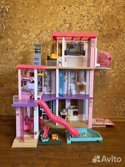 Кукольный домик для барби с мебелью и лифтом
