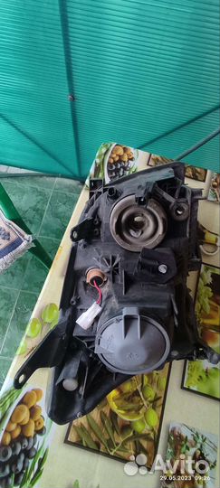 Toyota avensis 2006 фарa