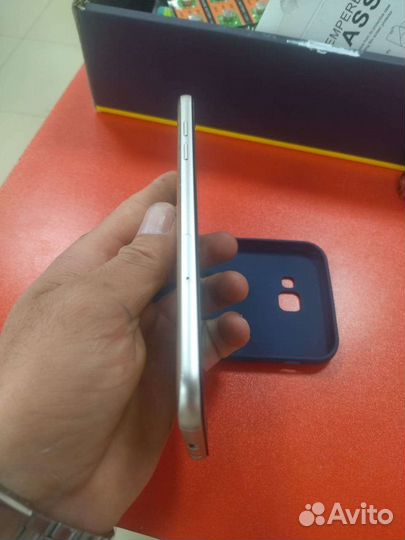 Samsung Galaxy A7 (2017) SM-A720F/DS, 3/32 ГБ