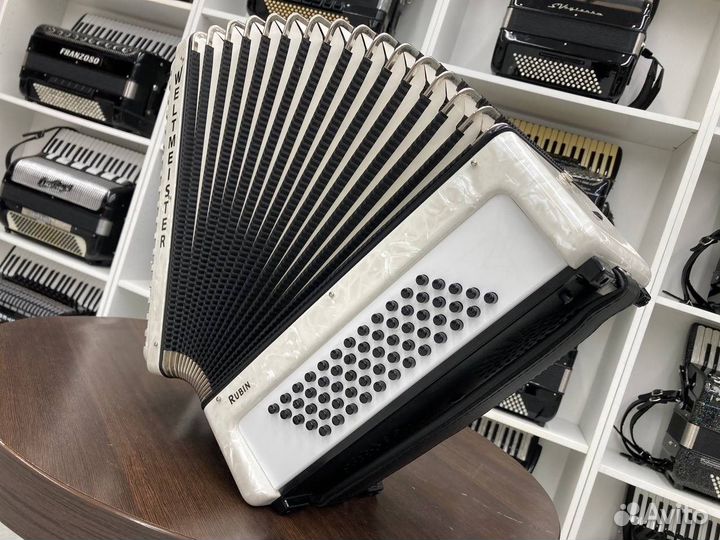 Аккордеон Weltmeister Rubin