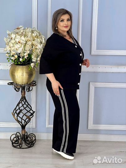 Костюм брючный 56 разм