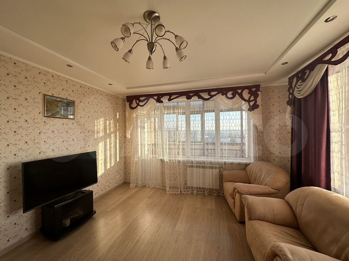 3-к. квартира, 100 м², 10/17 эт.