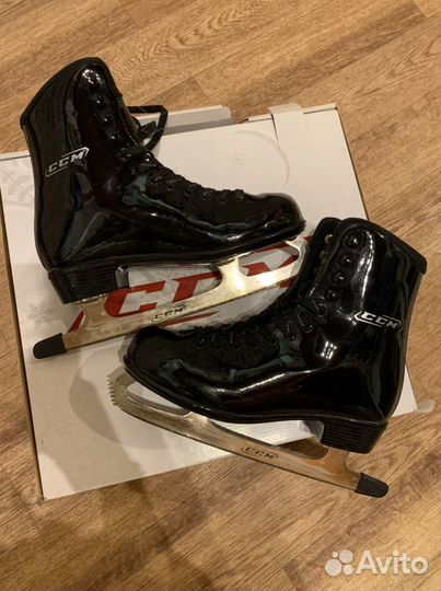 Коньки для фигурного катания CCM