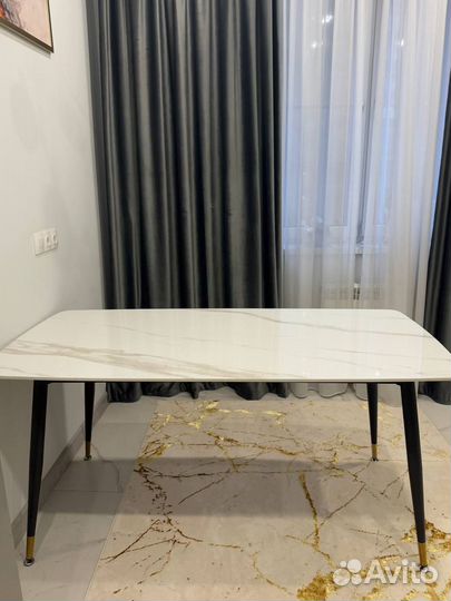 Дизайнерский стол