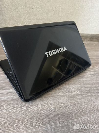 Toshiba игровой 15.6 Core i3, 6GB, SSD новый, Rade