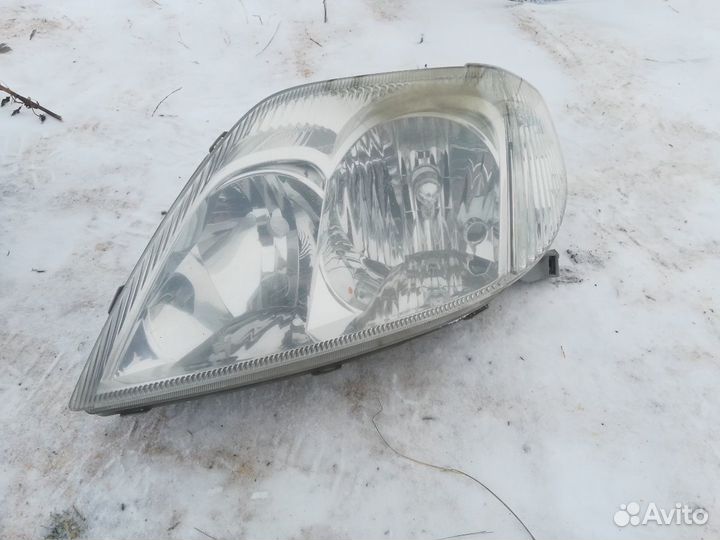 Toyota фара