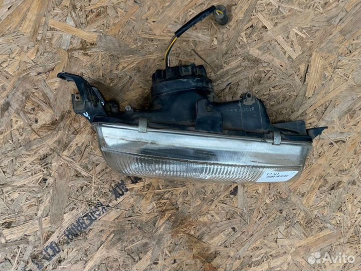 Фара правая Hyundai Poni G4DJ