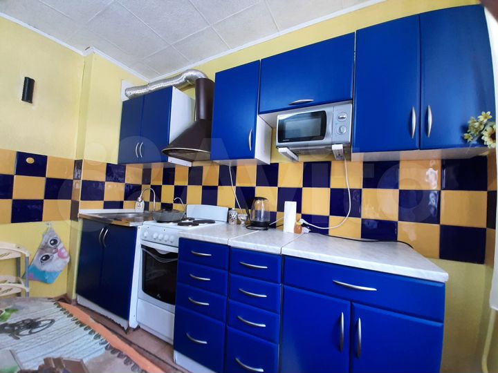 2-к. квартира, 42 м², 1/9 эт.