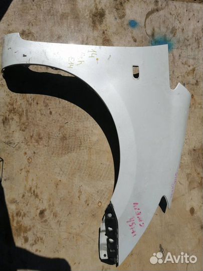 Крыло Toyota Wish ZNE10/ZNE14