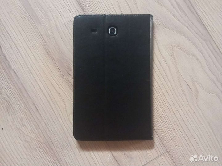 Samsung Galaxy Tab E SM-T561