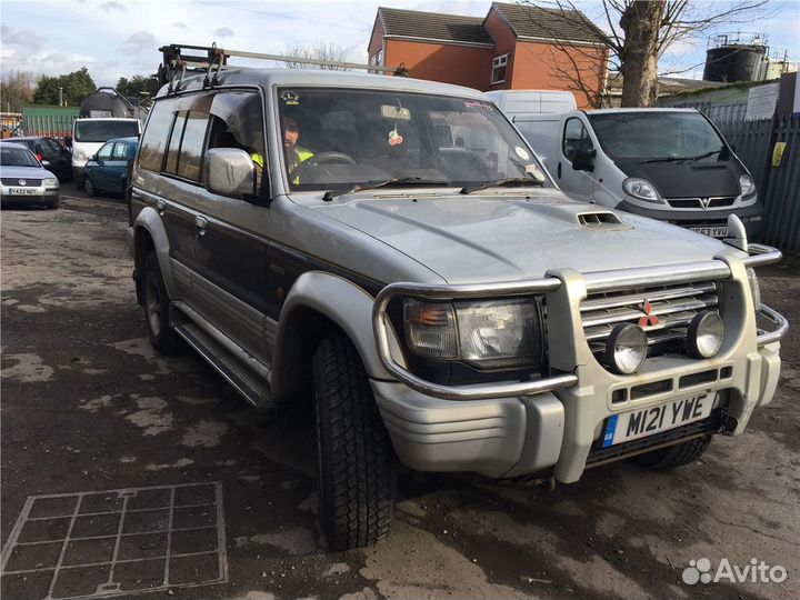 Разбор на запчасти Mitsubishi Pajero