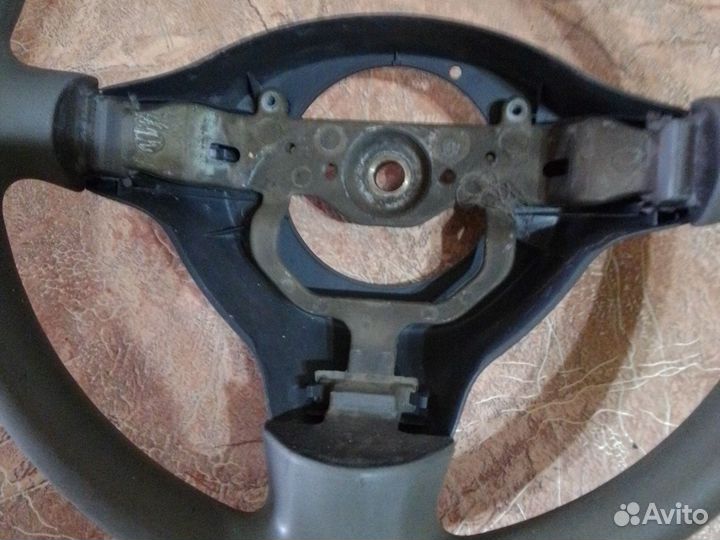 Toyota vitz руль