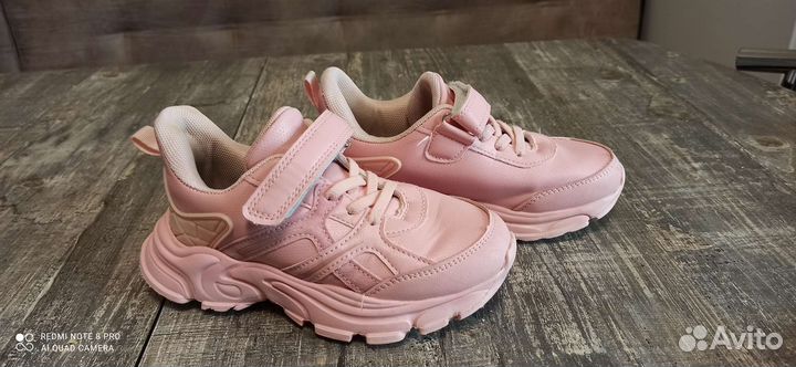 Кроссовки для девочки