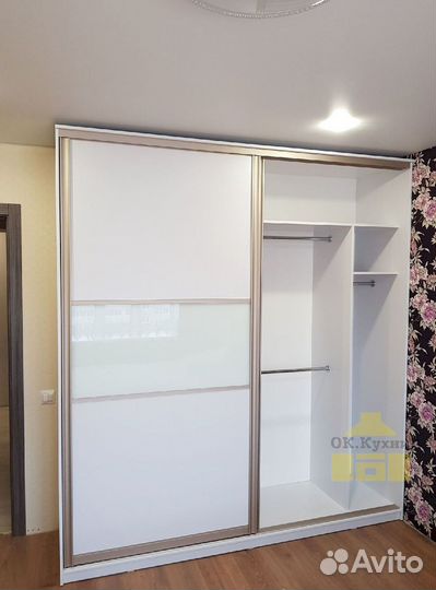 Распашной шкаф