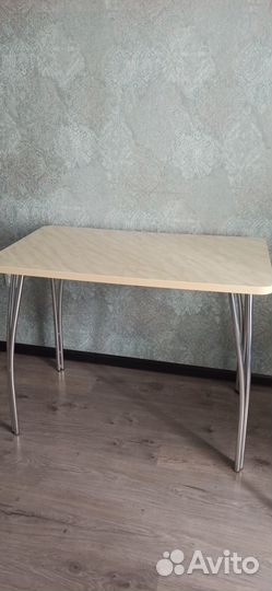 Кухонный стол