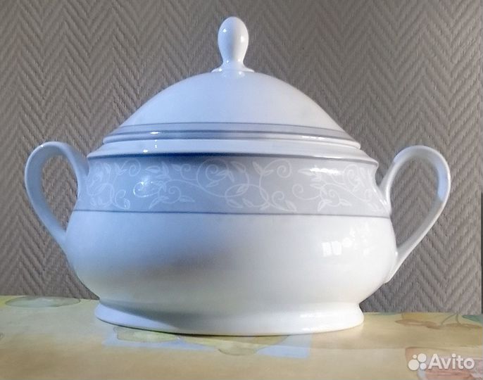 Блюдо с крышкой фарфор Чехия (можно как супник)
