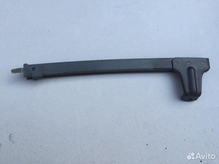 Направляющая стекла двери Toyota Land Cruiser