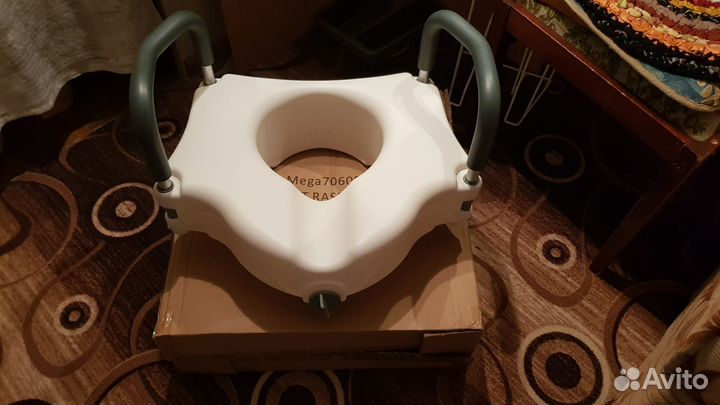 Насадка-сиденье для унитаза с быстросъемными поруч