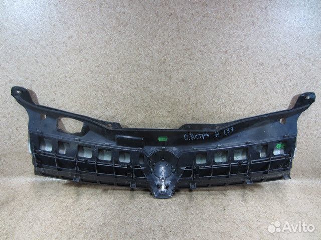 Решетка радиатора Опель Астра H