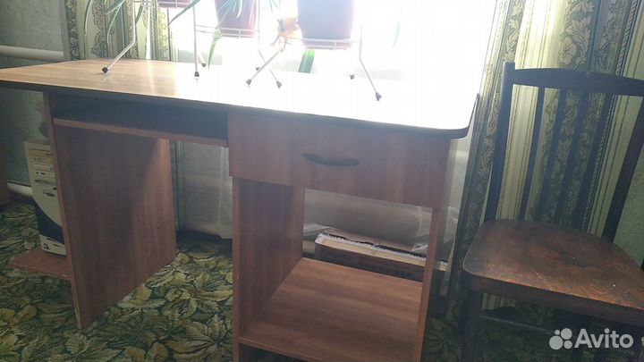 Стол компьютерный